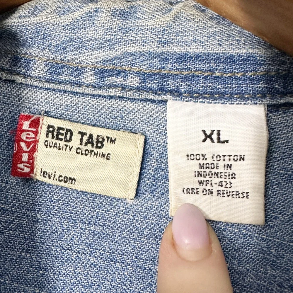 90s Levi's Red Tab Long Sleeve Light Wash Blue Denim Button Up Shirt Men's XL
